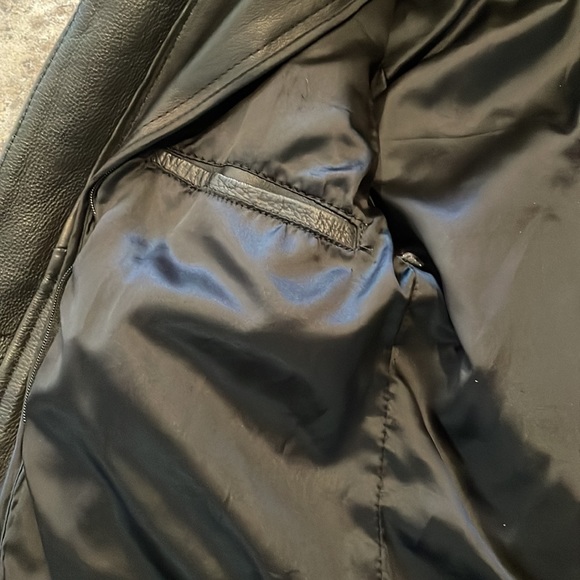 Vintage “ Hot Leathers “ women’s leather motorcycle jacket - Picture 9 of 16